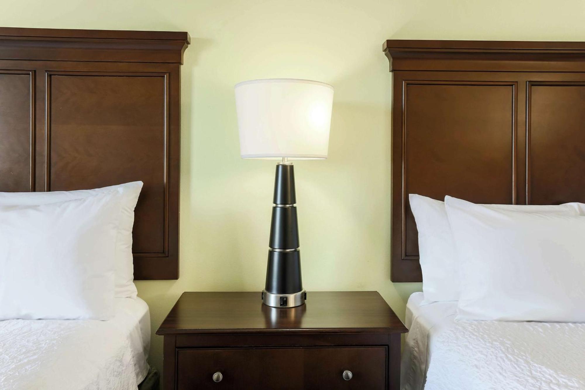 Hampton Inn & Suites Wheeling - The Highlands Triadelphia Bagian luar foto