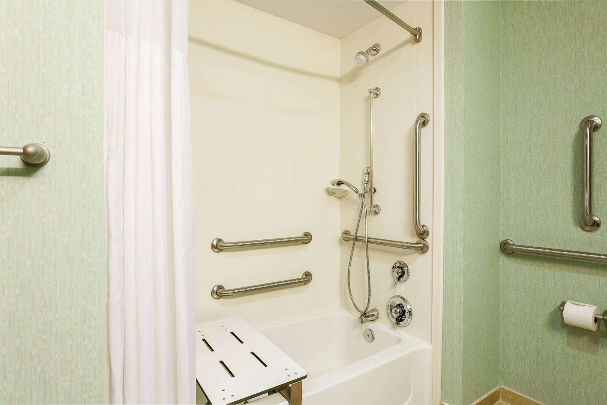 Hampton Inn & Suites Wheeling - The Highlands Triadelphia Bagian luar foto
