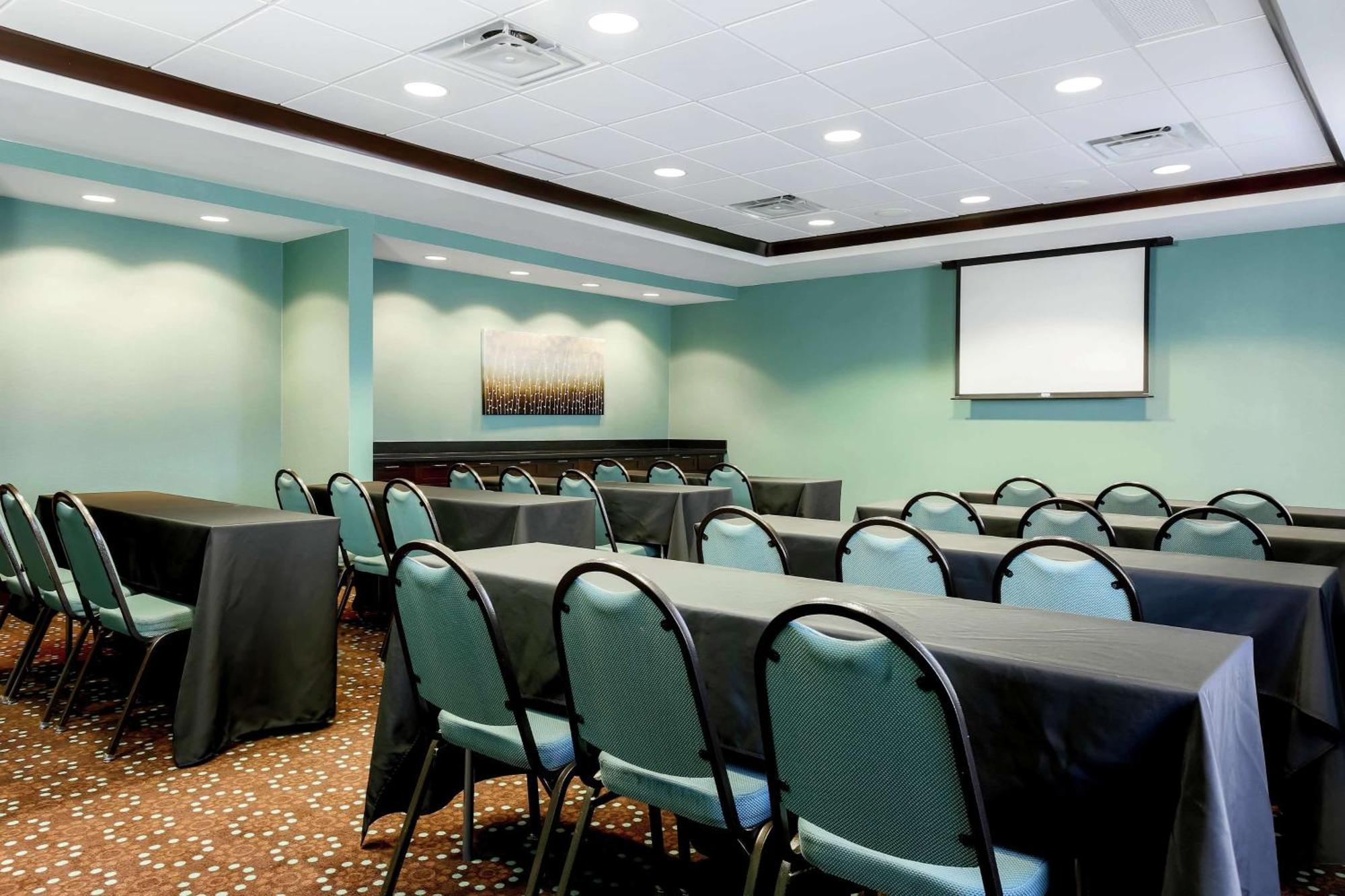 Hampton Inn & Suites Wheeling - The Highlands Triadelphia Bagian luar foto