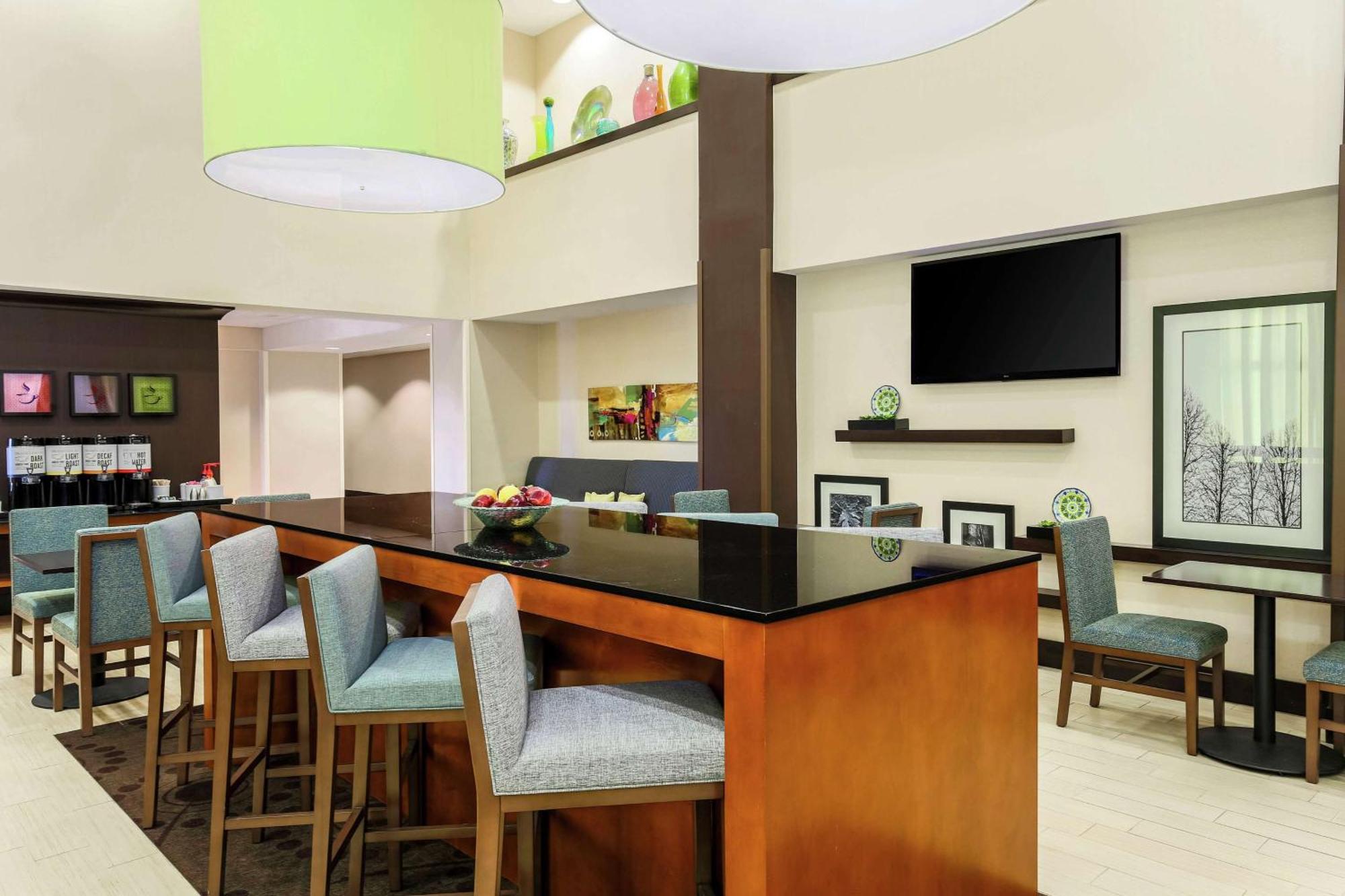 Hampton Inn & Suites Wheeling - The Highlands Triadelphia Bagian luar foto