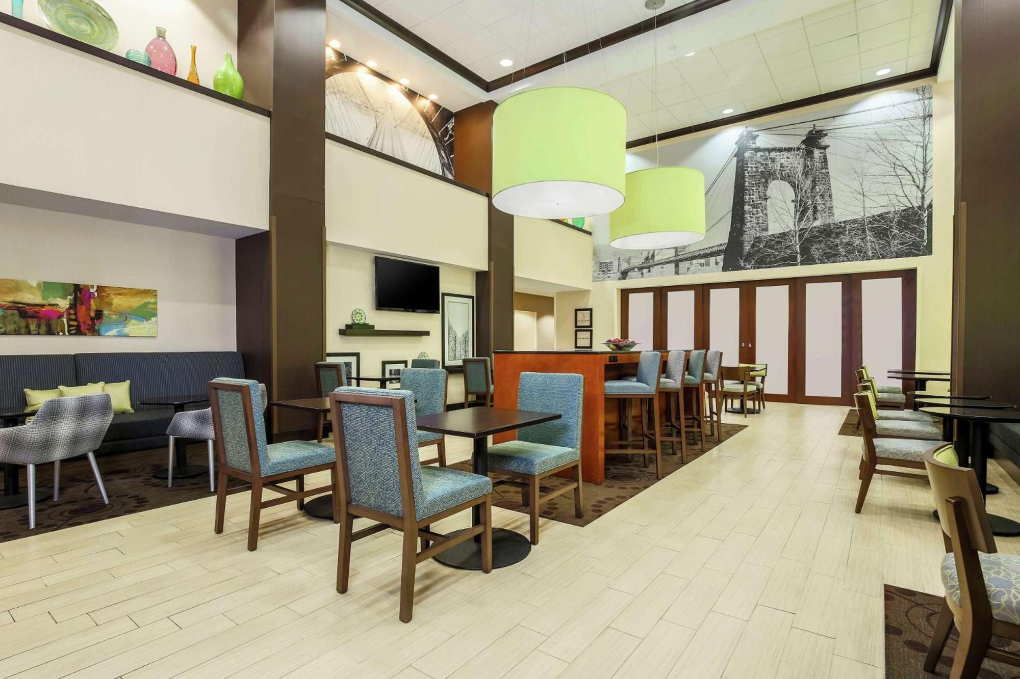 Hampton Inn & Suites Wheeling - The Highlands Triadelphia Bagian luar foto
